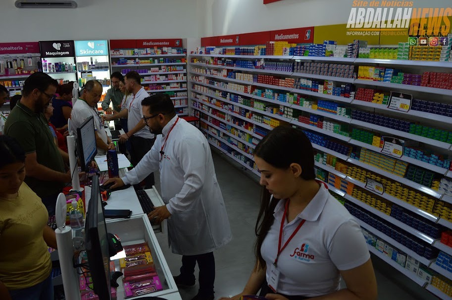 Fachada principal da Farma e Farma Iporã